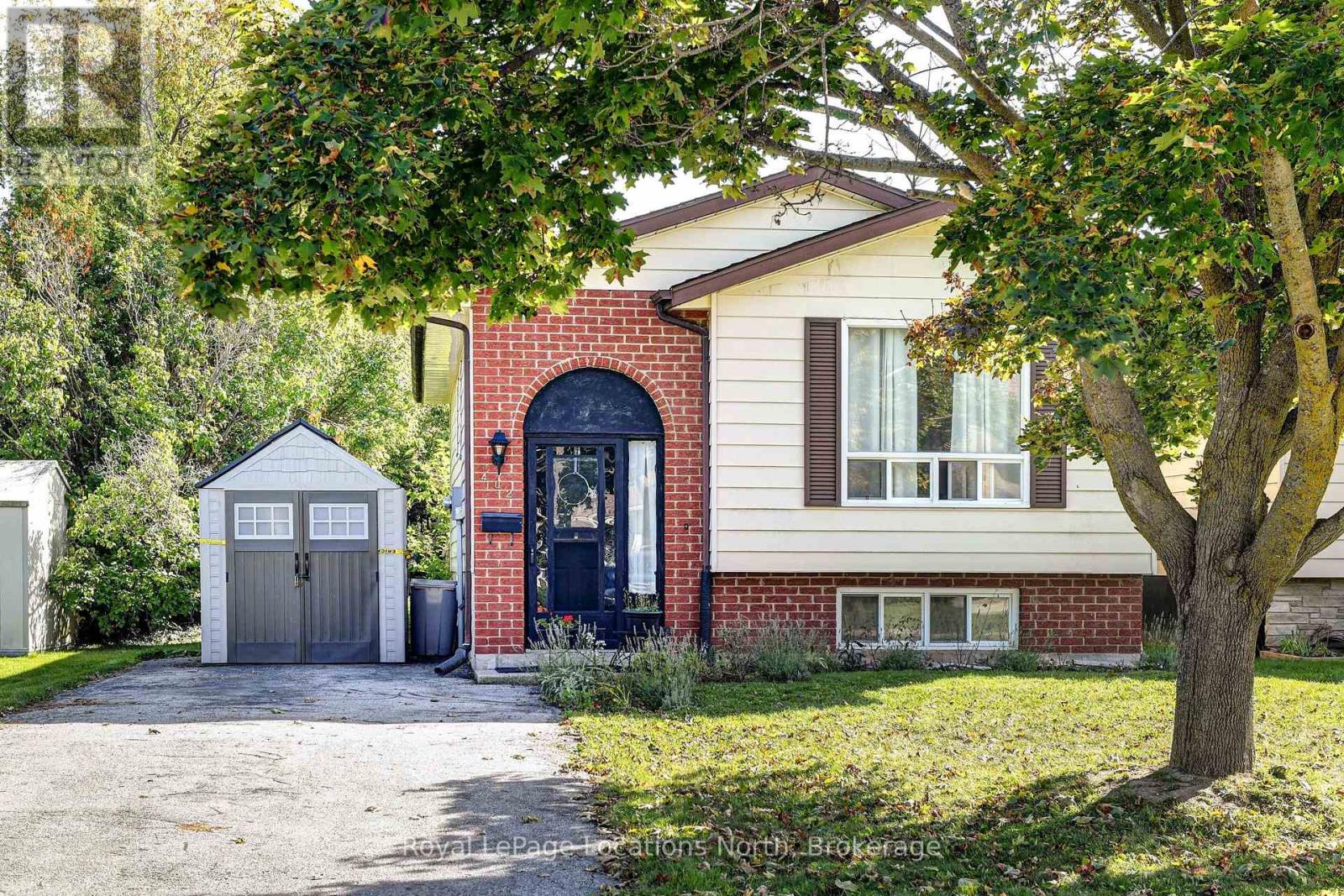 402 Seventh St, Collingwood, ON L9Y 2B5