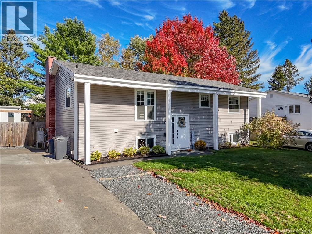594 Broad St, Fredericton, NB E3A 2L8