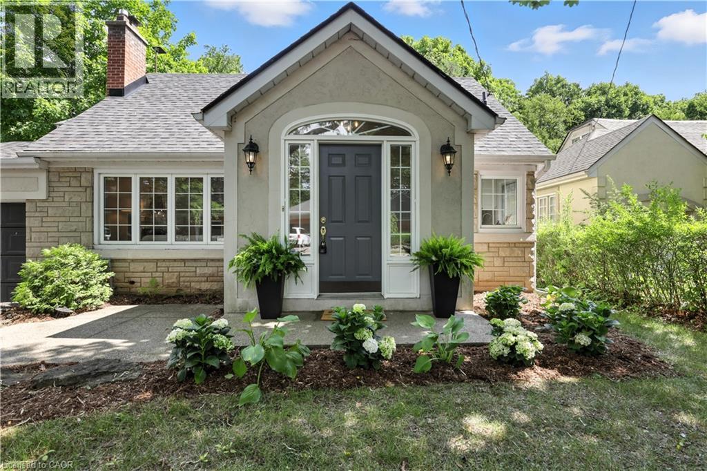821 Shadeland Ave, Burlington, ON L7T 2M2