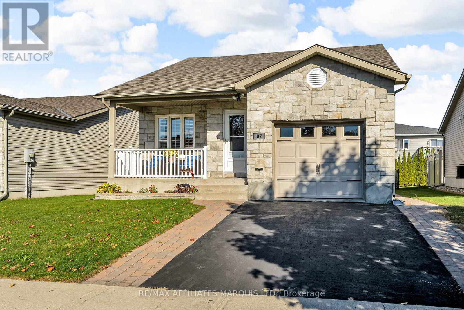 87 Sunset Blvd, Cornwall, ON K6H 7M3
