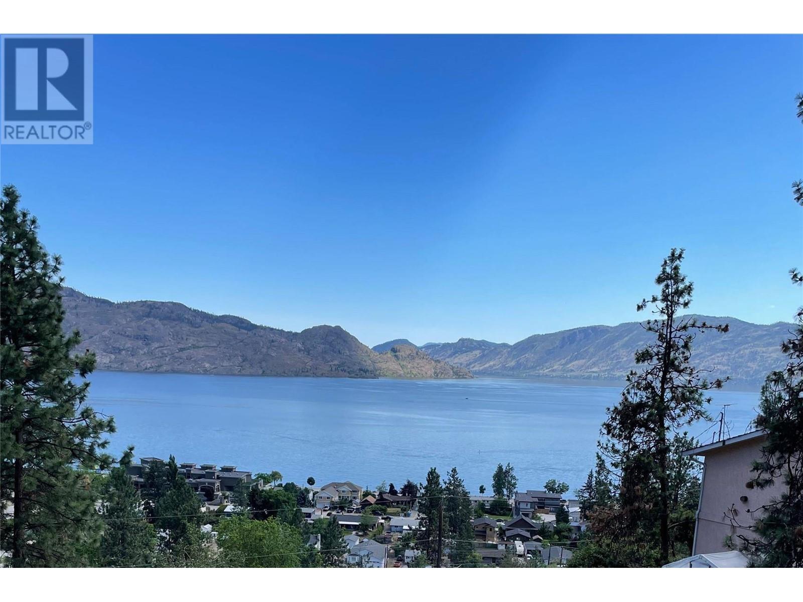 4258 4 Avenue, Peachland, BC V0H 1X5