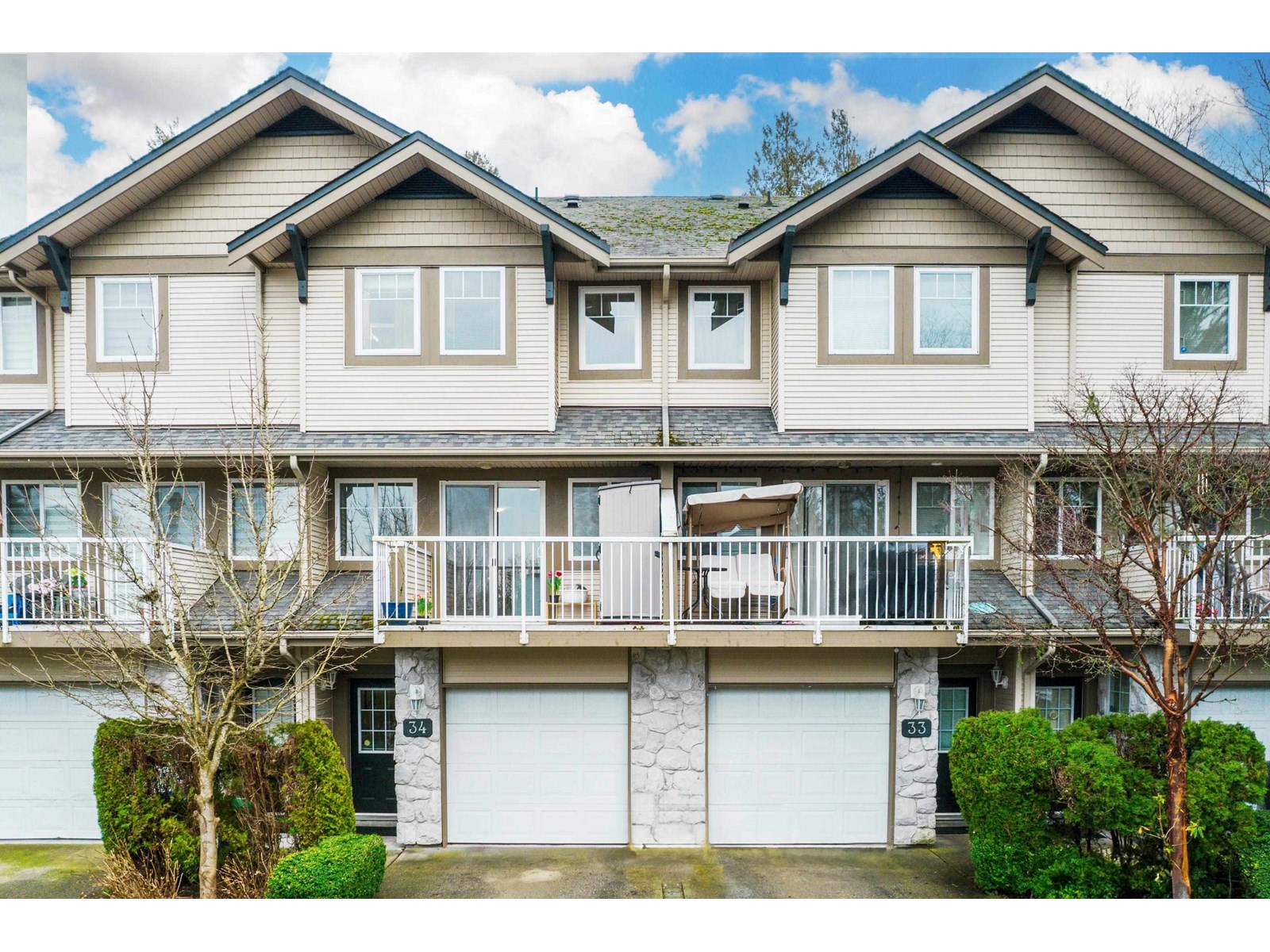 8888 151 Street Unit 34, Surrey, BC V3R 0Z9