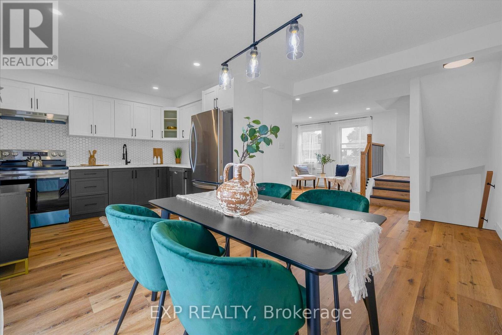10 1255 Upper Gage Ave, Hamilton, ON L8W 3C7