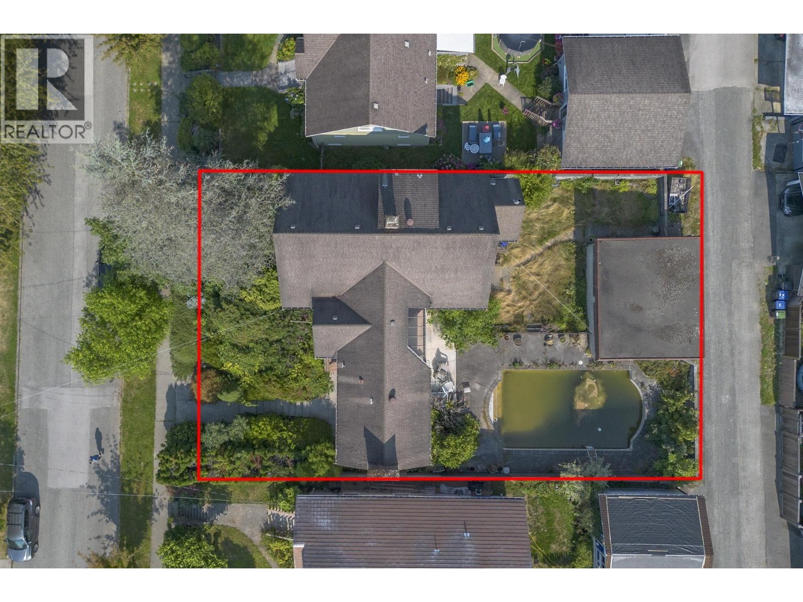 108 Seventh Ave, New Westminster, BC V3L 1W3