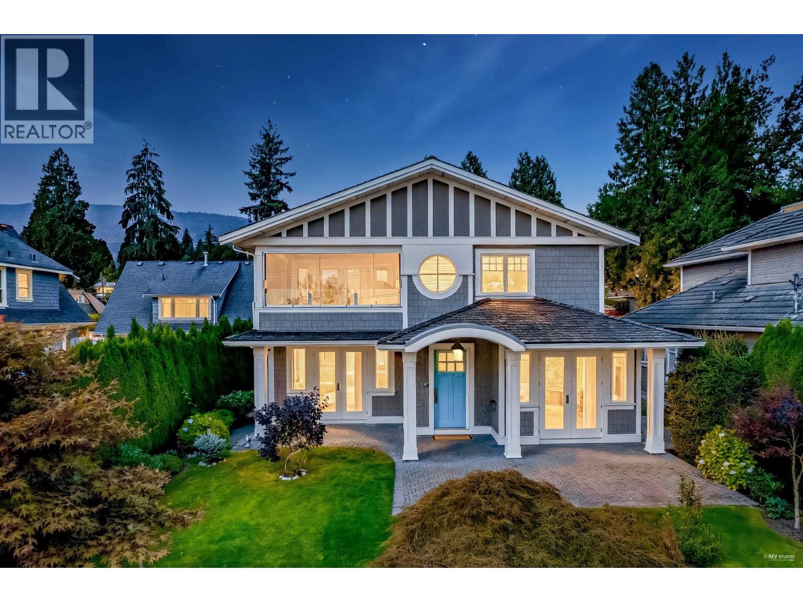 1287 Gordon Ave, West Vancouver, BC V7T 1R1