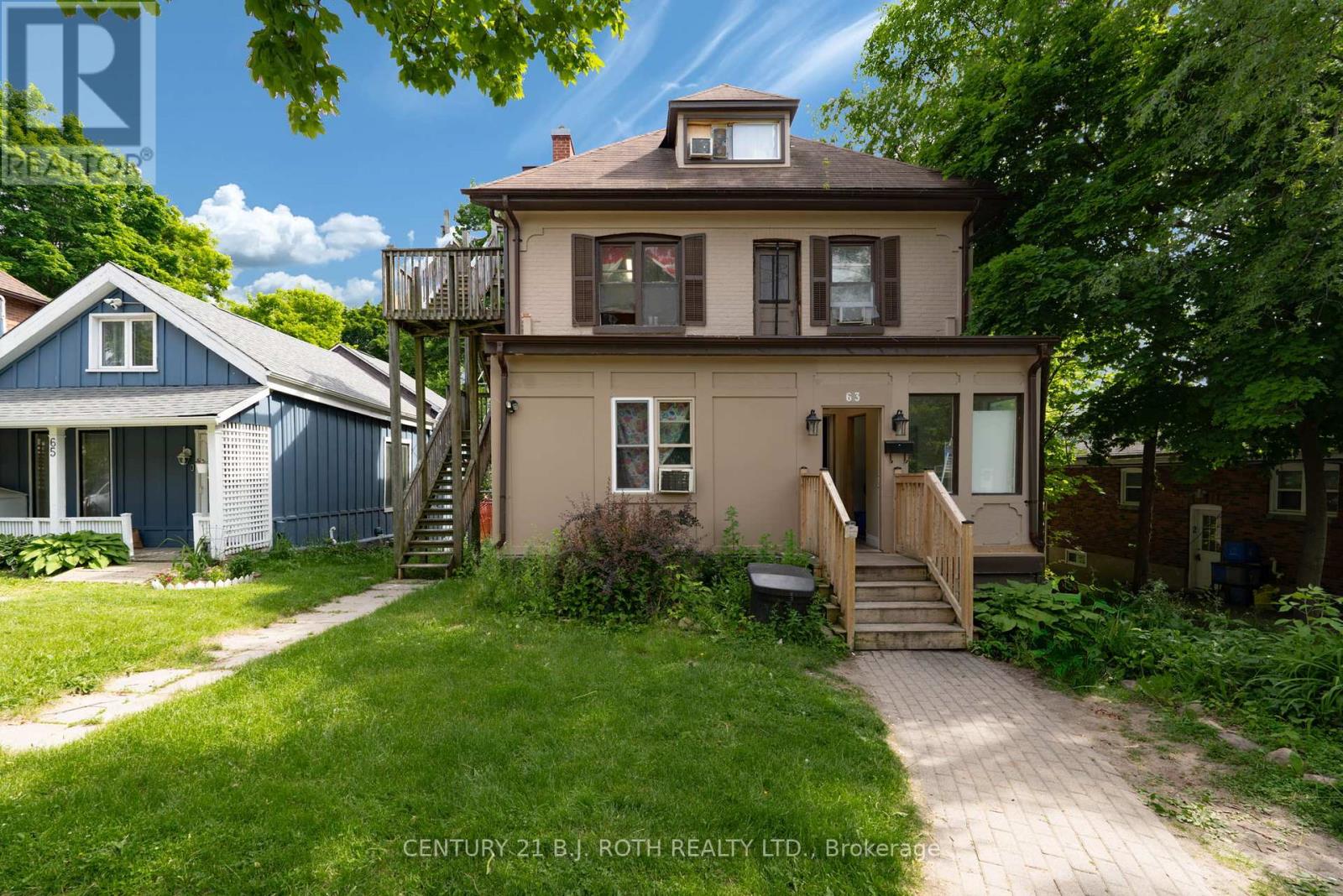 63 Mcdonald St, Barrie, ON L4M 1P4