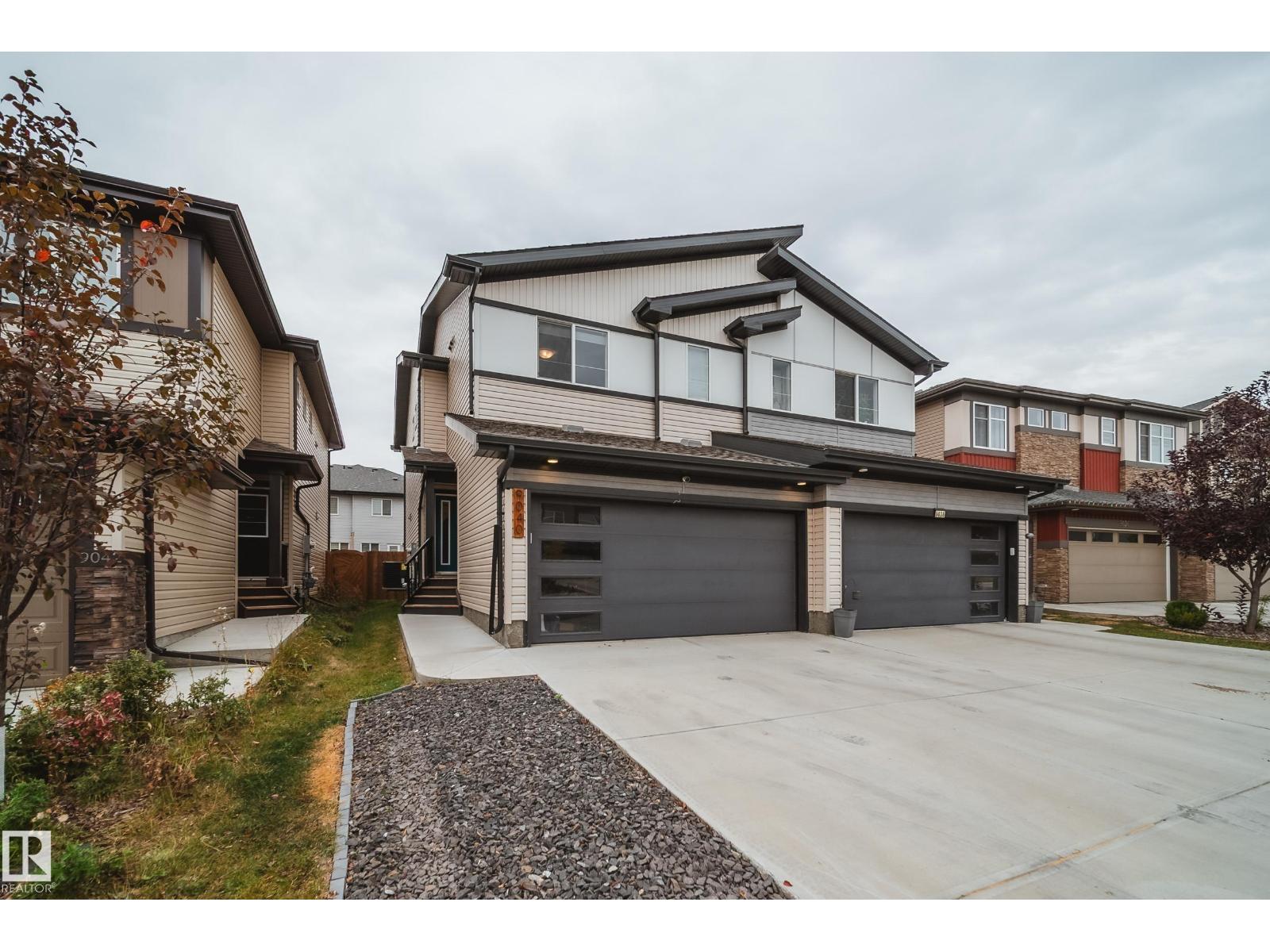 9040 Cooper Link Li SW, Edmonton, AB T6W 4A4