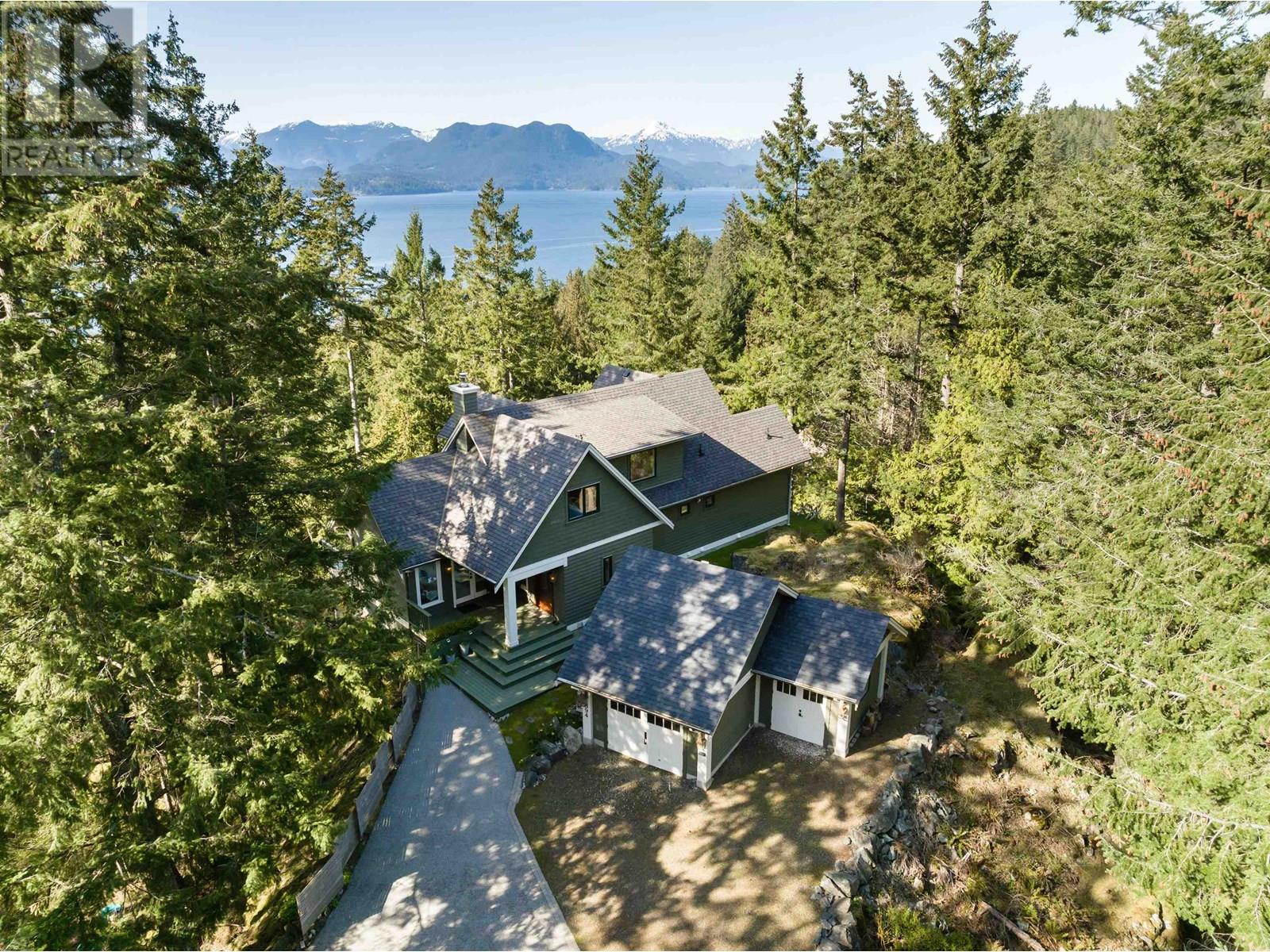 894 Schooner Ln, Bowen Island, BC V0N 1G2