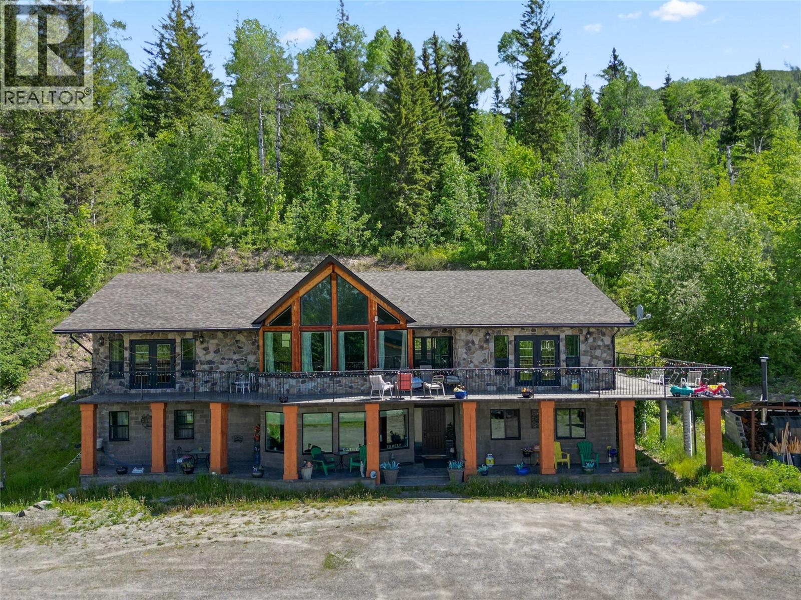 2828 Sliver Birch Ln, Pritchard, BC V0E 2P0