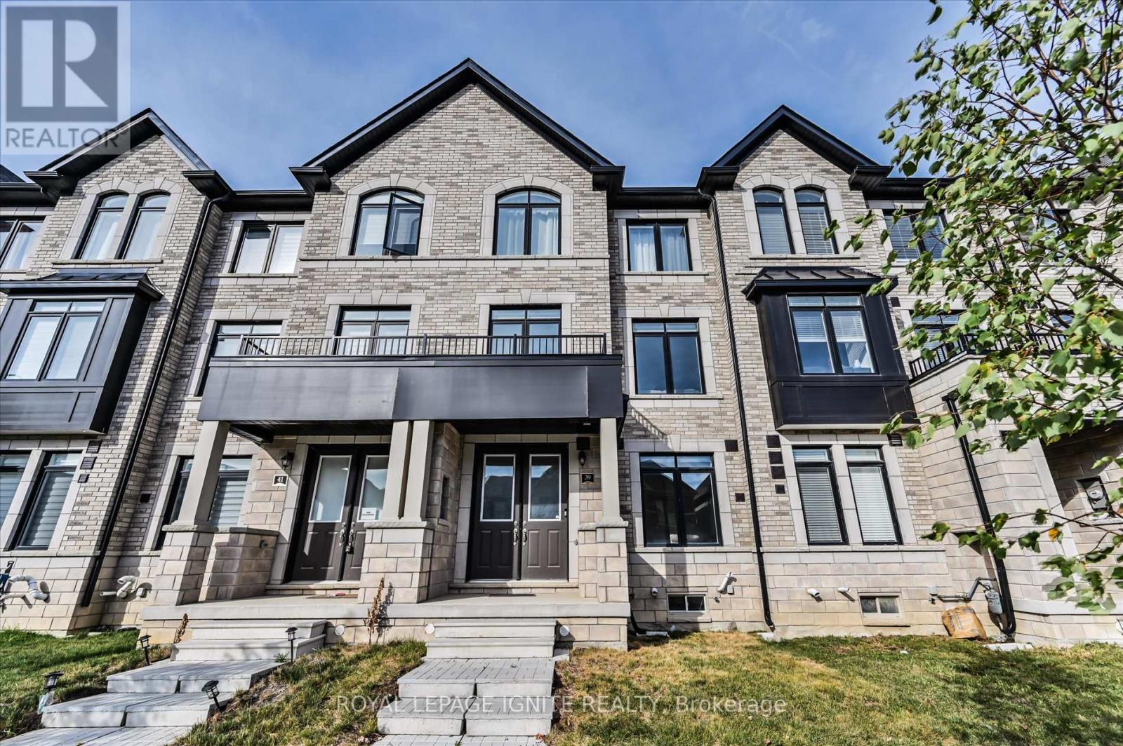 39 Minnock St, Caledon, ON L7C 4K9