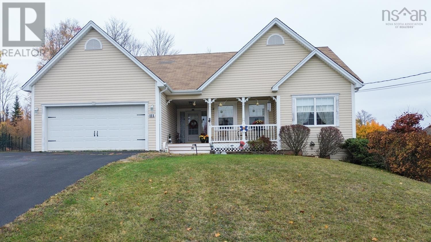 111 Parkside Dr, Valley, NS B6L 4A6