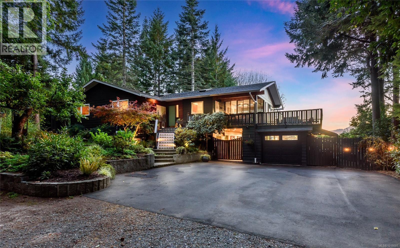 1165 Glen Urquhart Dr, Courtenay, BC V9N 3Y3