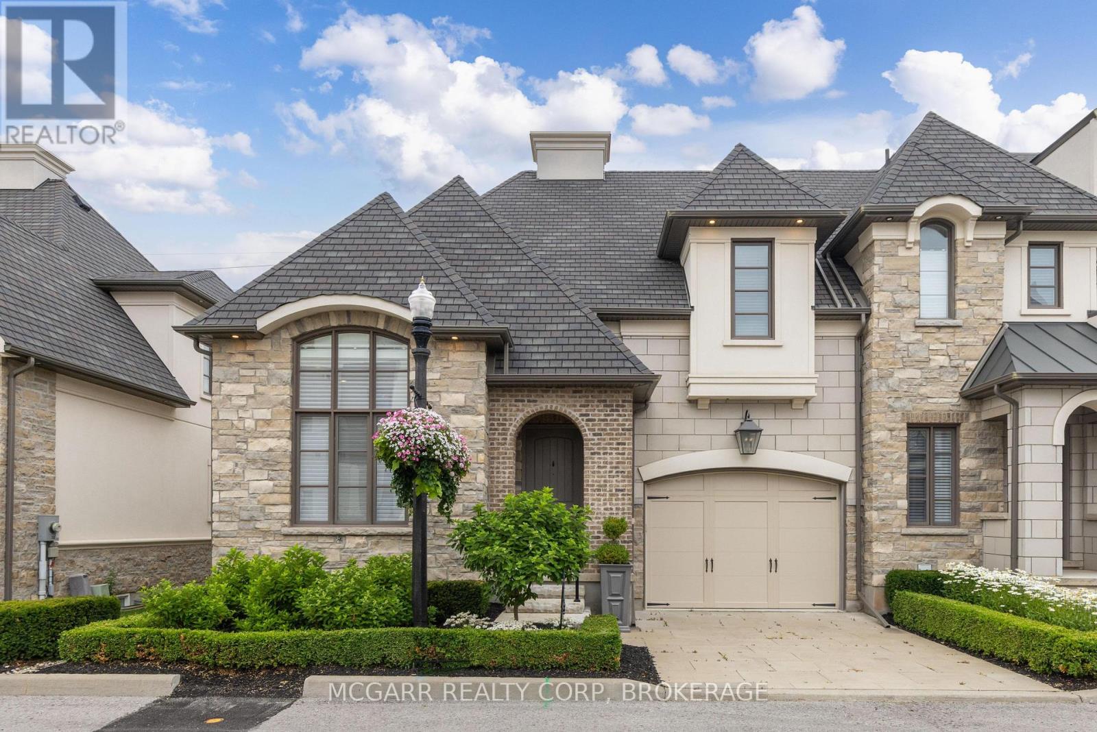 11 Arbourvale Common, St. Catharines, ON L2T 0A6