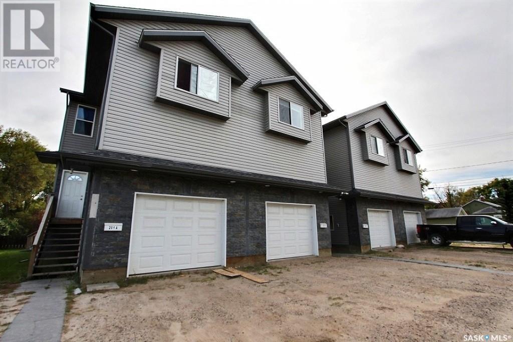 201 10 Street East, Prince Albert, SK S6V 0Y8