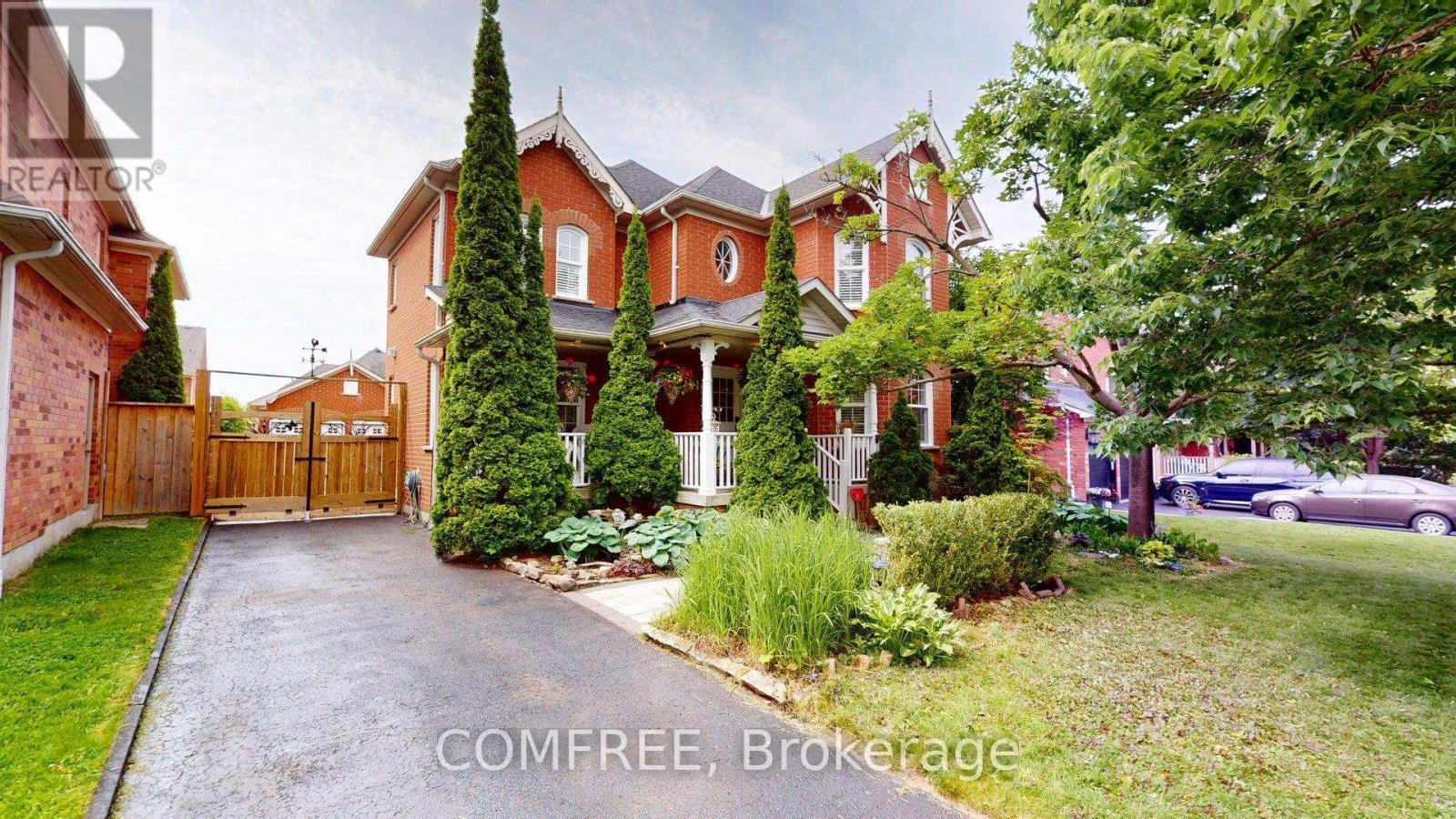 21 Mcbeth Pl, Whitby, ON L1M 1E7