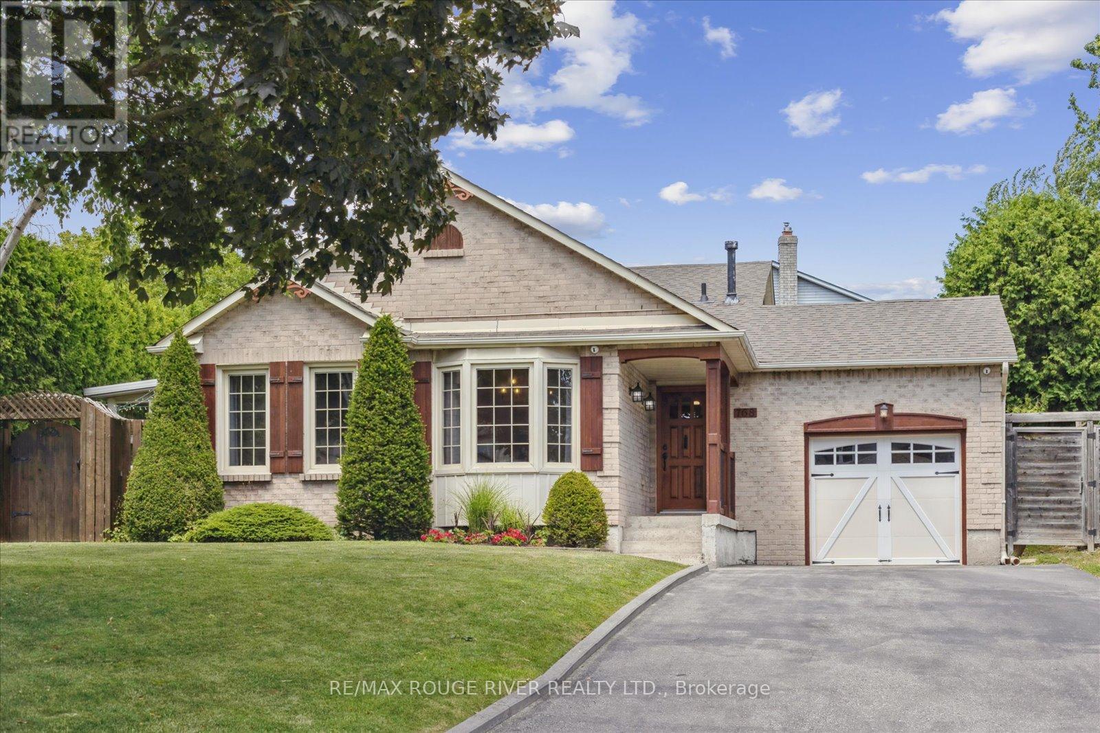 768 Lochness Cres, Oshawa, ON L1J 7R1