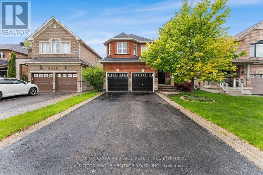 34 Ball Cres, Whitby, ON L1P 1W6