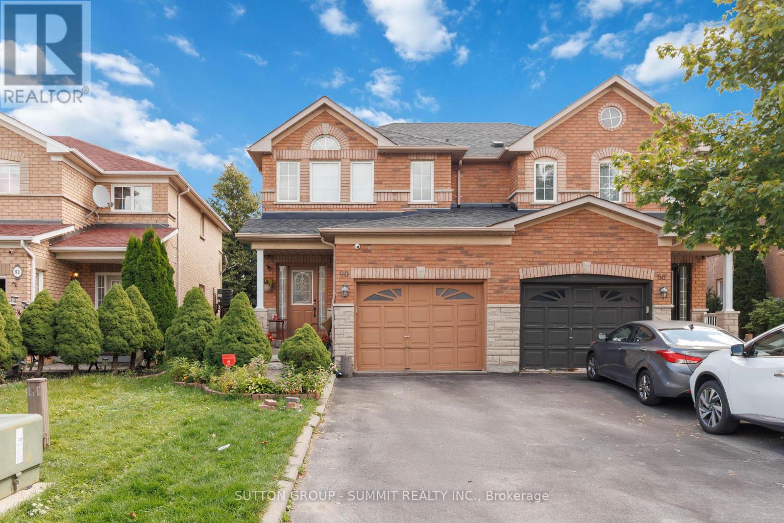 90 Twin Pne S, Brampton, ON L7A 1M8