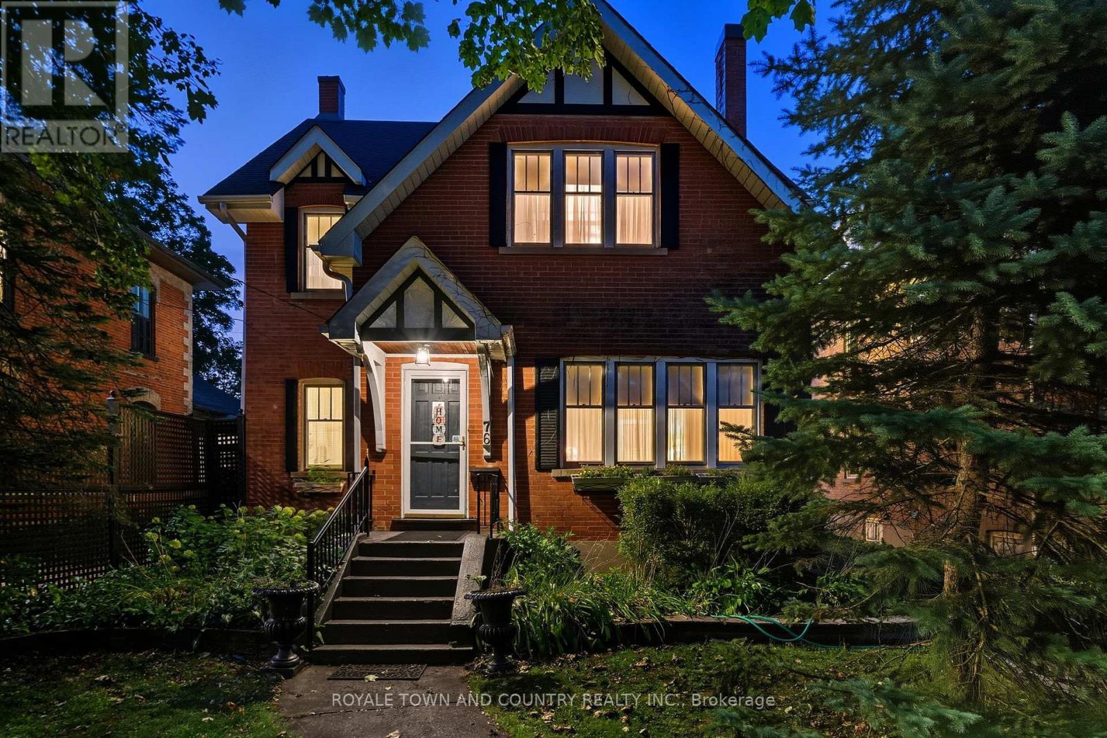 76 Bond St W, Kawartha Lakes, ON K9V 3R4