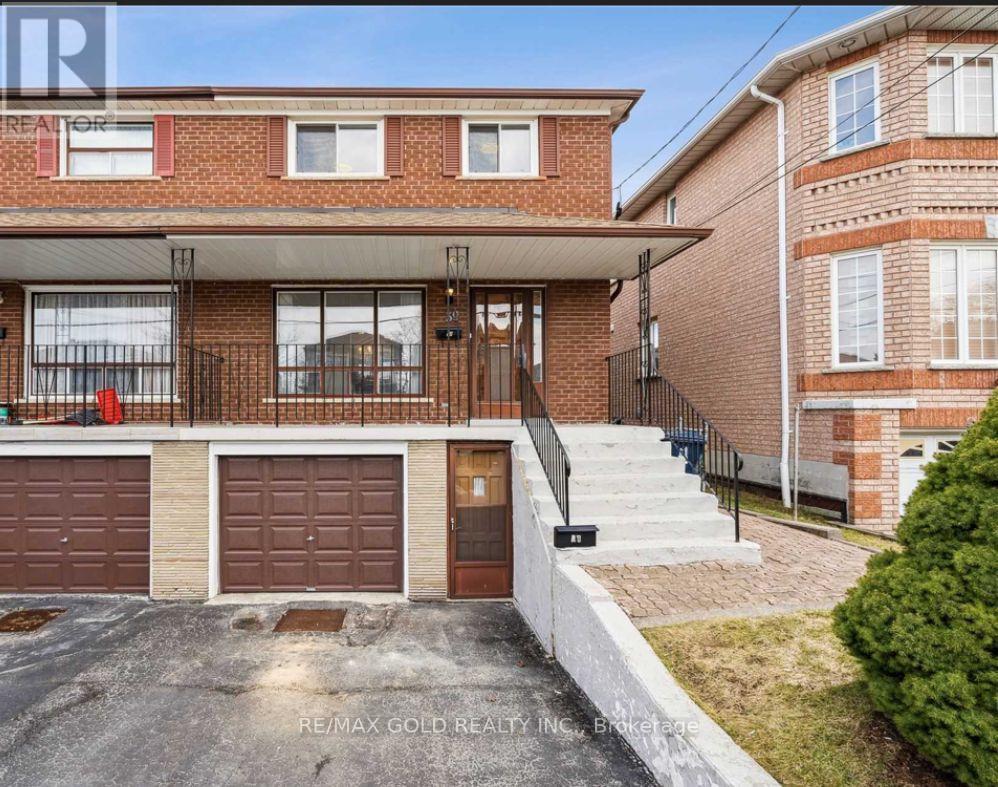 39 Magnolia Ave, Toronto, ON M1K 3K3