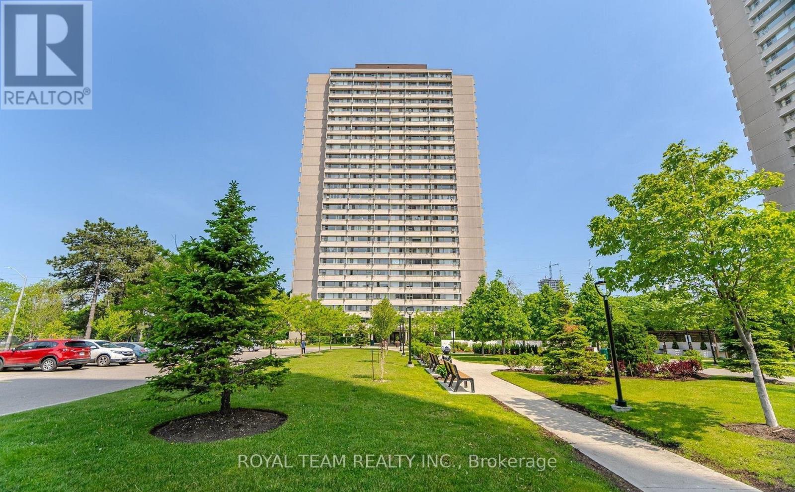 201 735 Don Mills Rd, Toronto, ON M3C 1T1