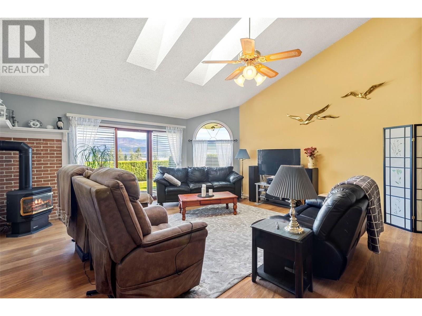 1215 Notch Hill Road Unit 7, Sorrento, BC V0E 2W0