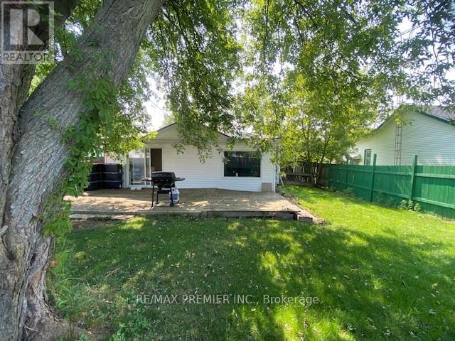 2462 Rundle Rd, Clarington, ON L1C 3K7