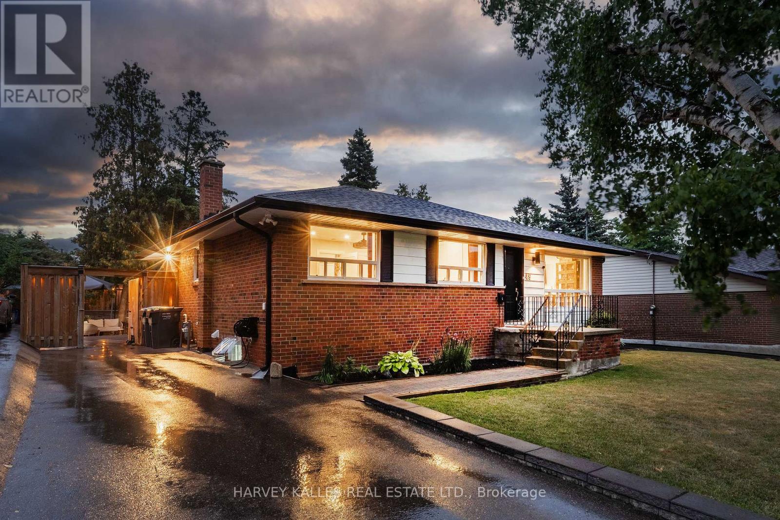 49 Theodore Dr, Mississauga, ON L5M 1E5