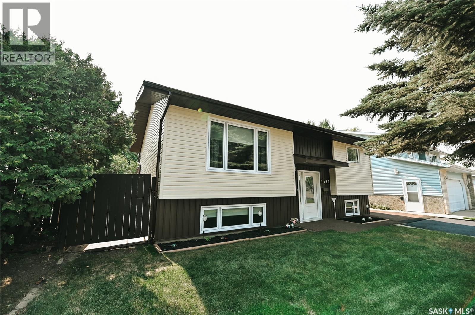 1661 Olive Diefenbaker Dr, Prince Albert, SK S6V 7V9