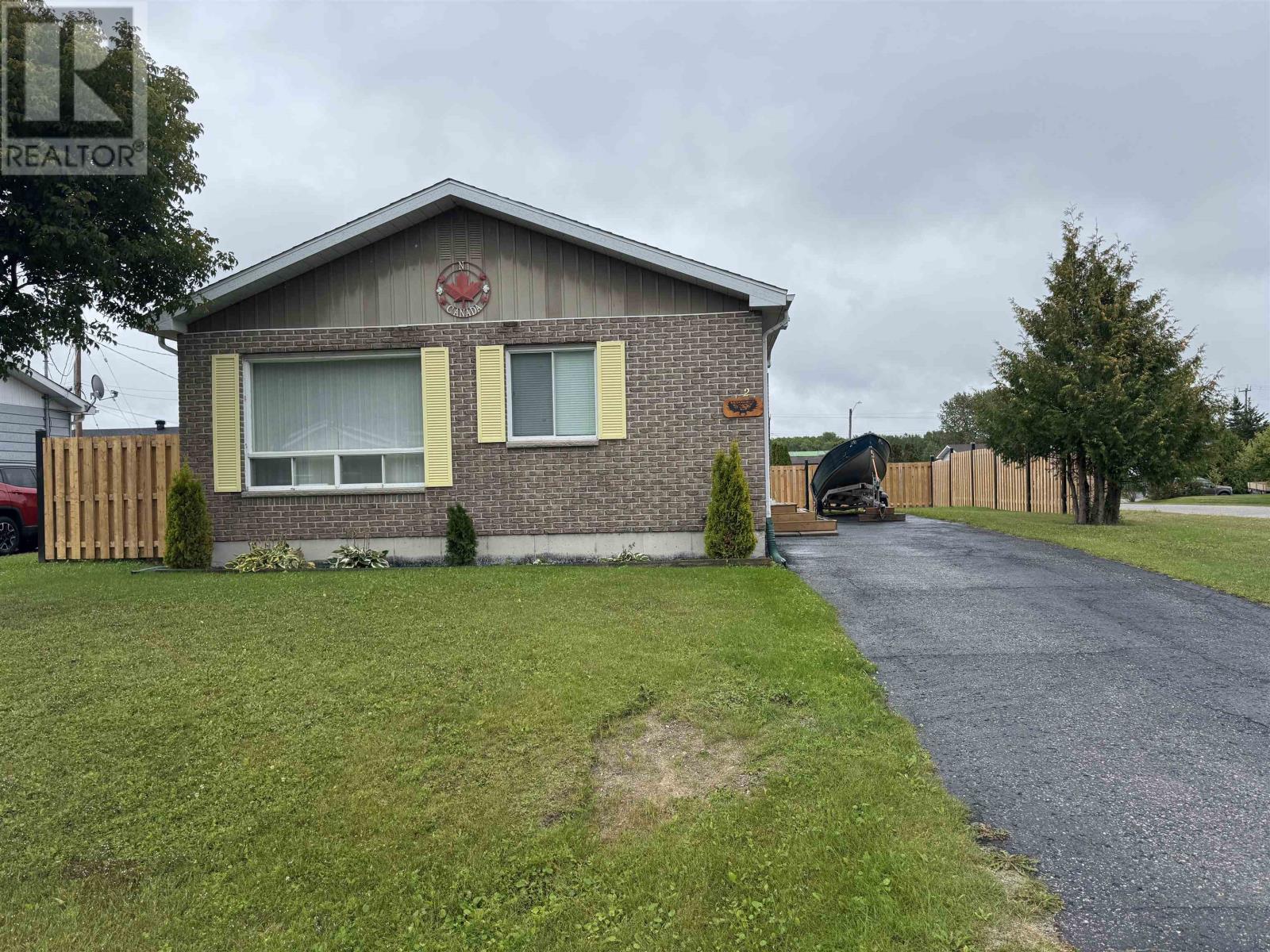 2 Moose Dr, Manitouwadge, ON P0T 2C0