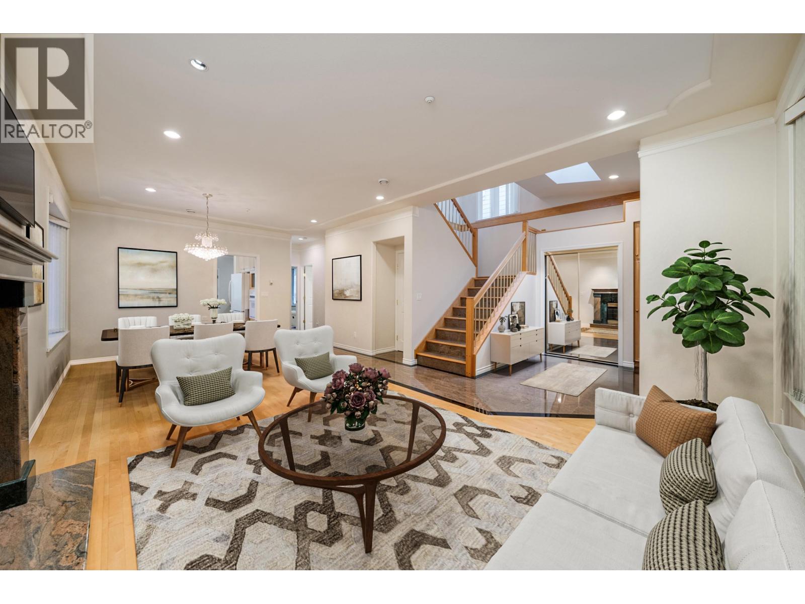 5470 Wales St, Vancouver, BC V5R 3M8