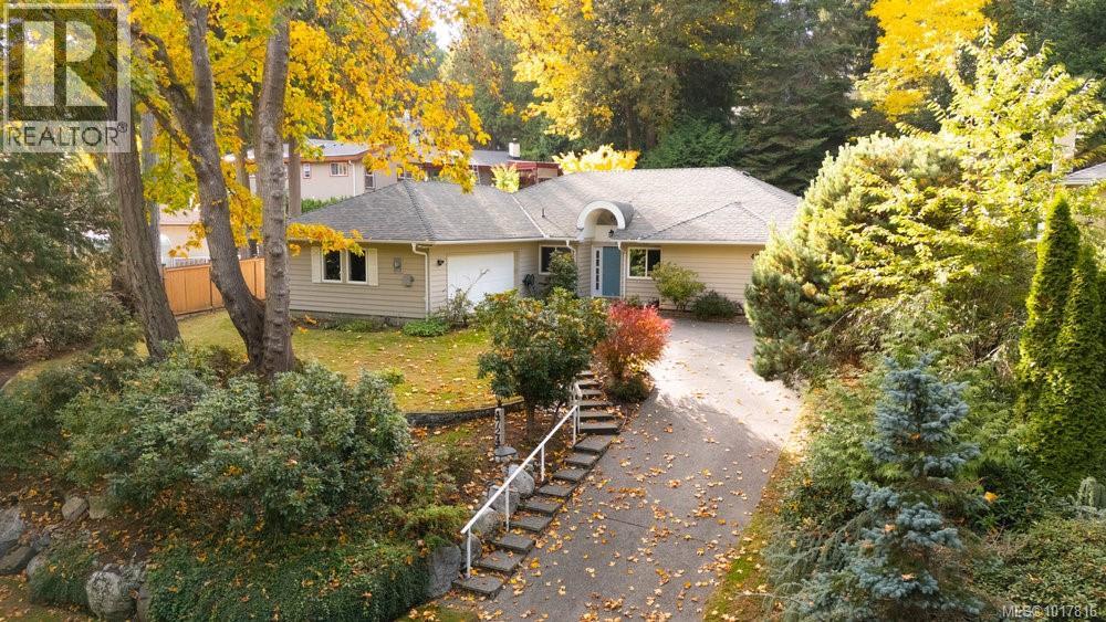 4724 Lochside Dr, Saanich, BC V8Y 3B6