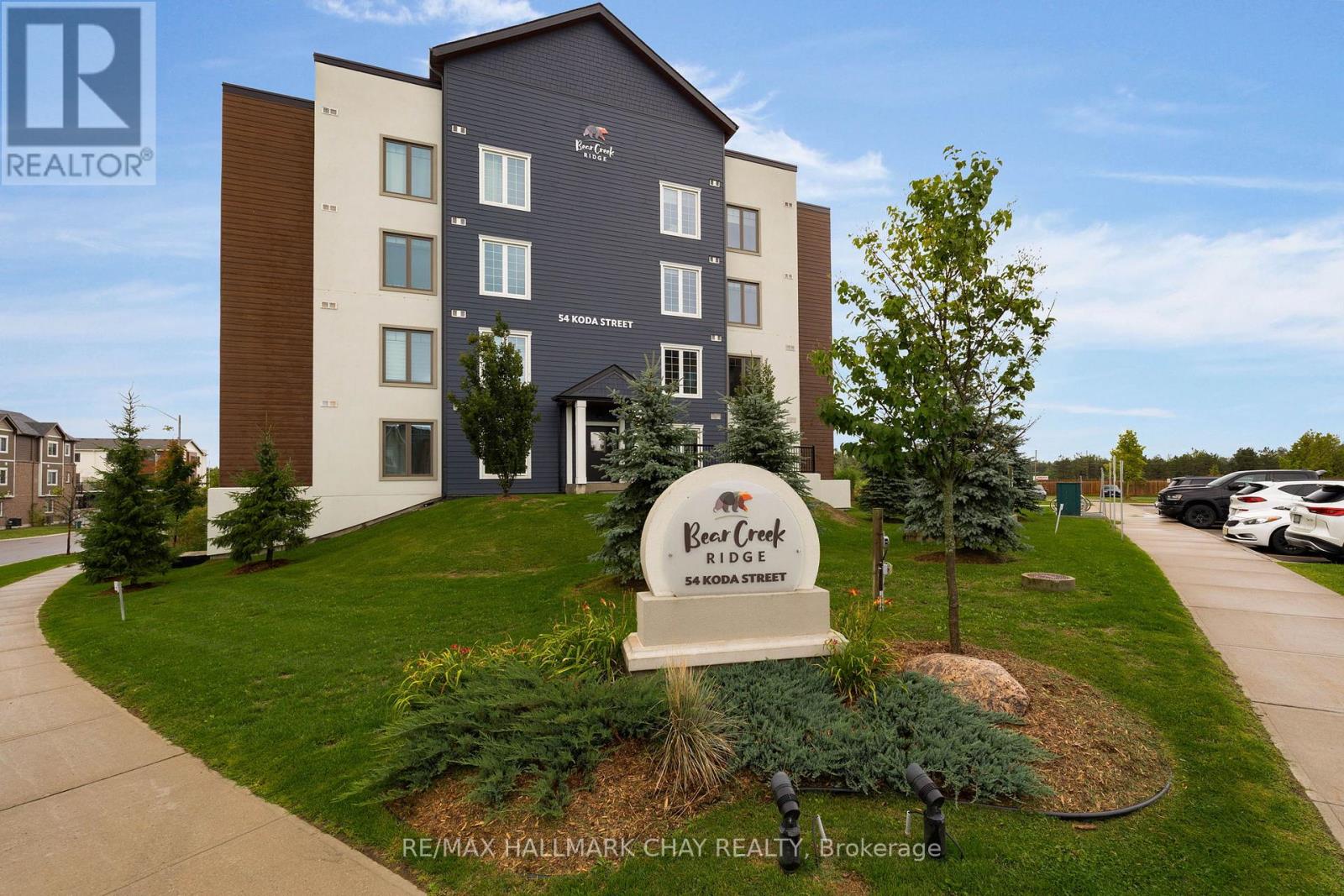 301 54 Koda St, Barrie, ON L9J 0J6