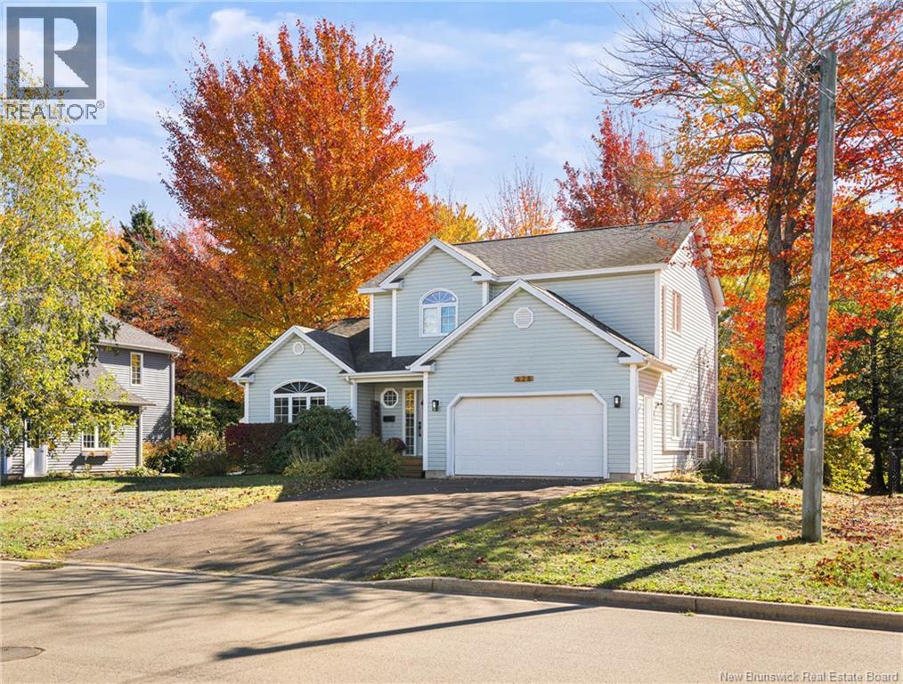 628 Clarence Cormier St, Dieppe, NB E1A 7T3