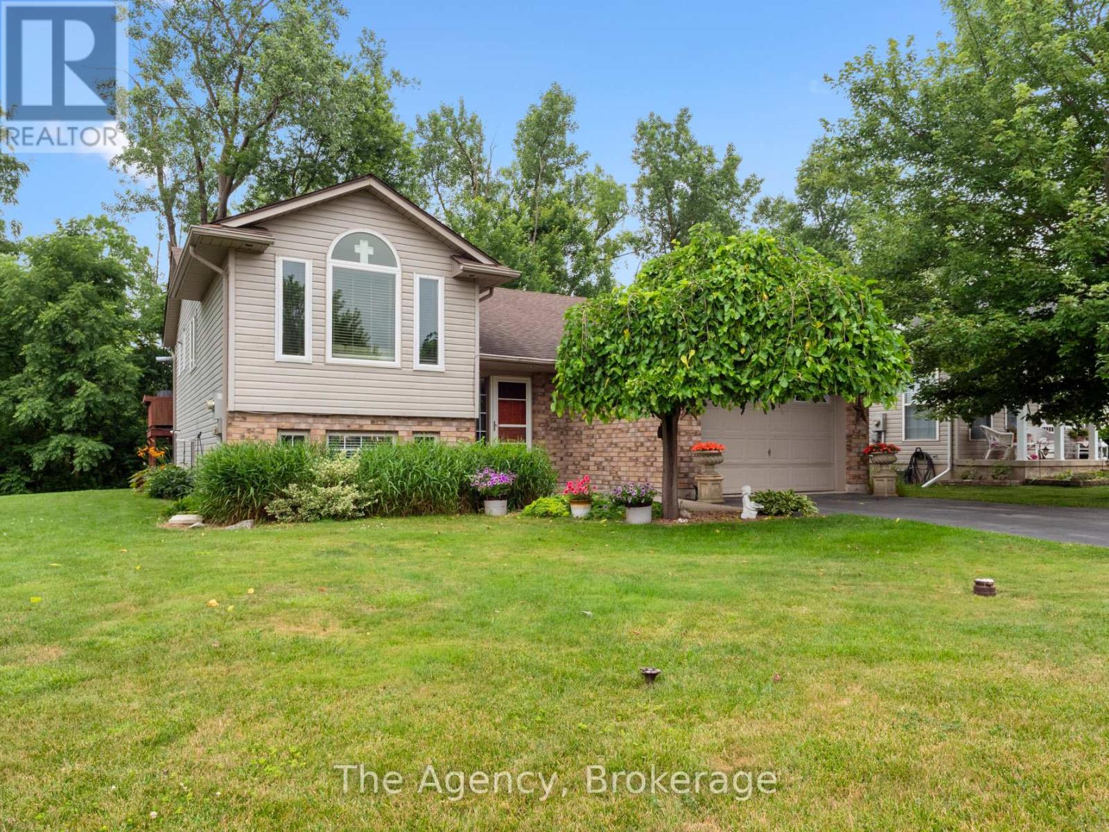 7 Rochelle Cres, Fort Erie, ON L0S 1N0