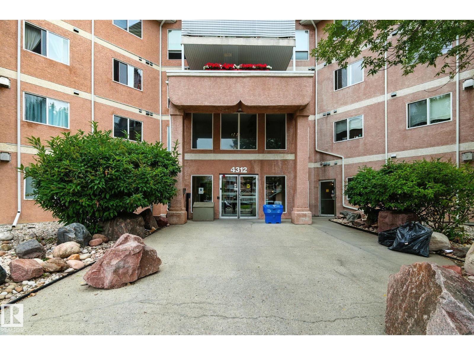 4312 139 Avenue Northwest #320, Edmonton, AB T5Y 3J4