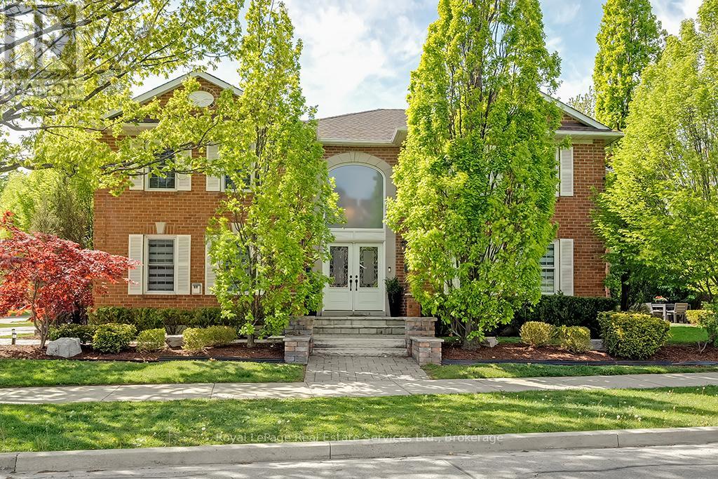 2101 Grosvenor St, Oakville, ON L6H 4N1