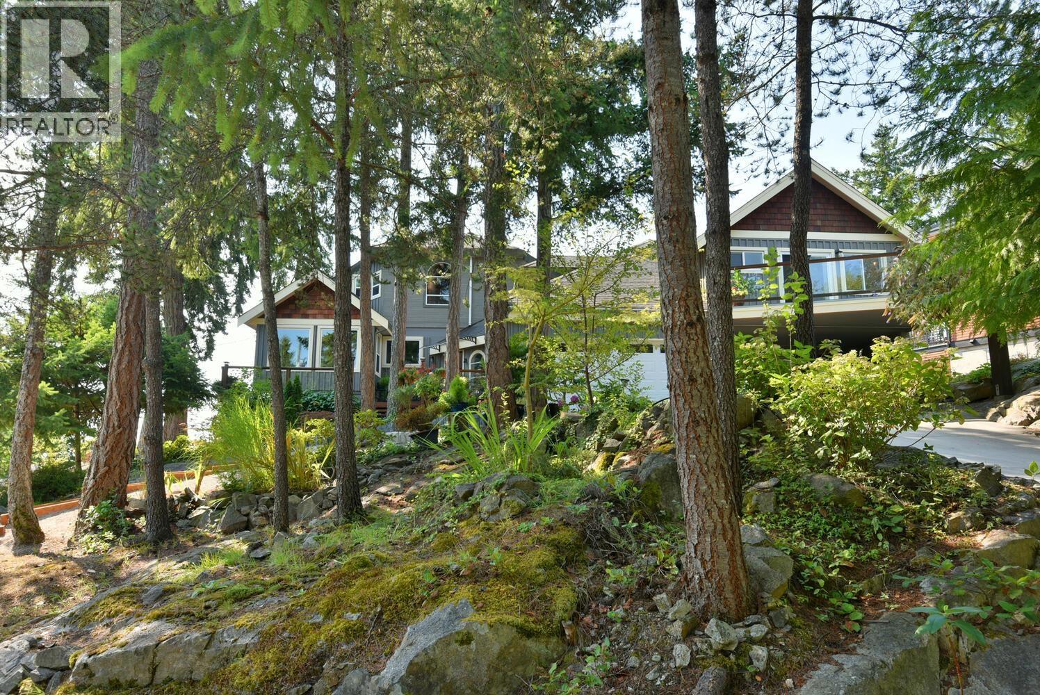 9196 Truman Rd, Halfmoon Bay, BC V7Z 1B5