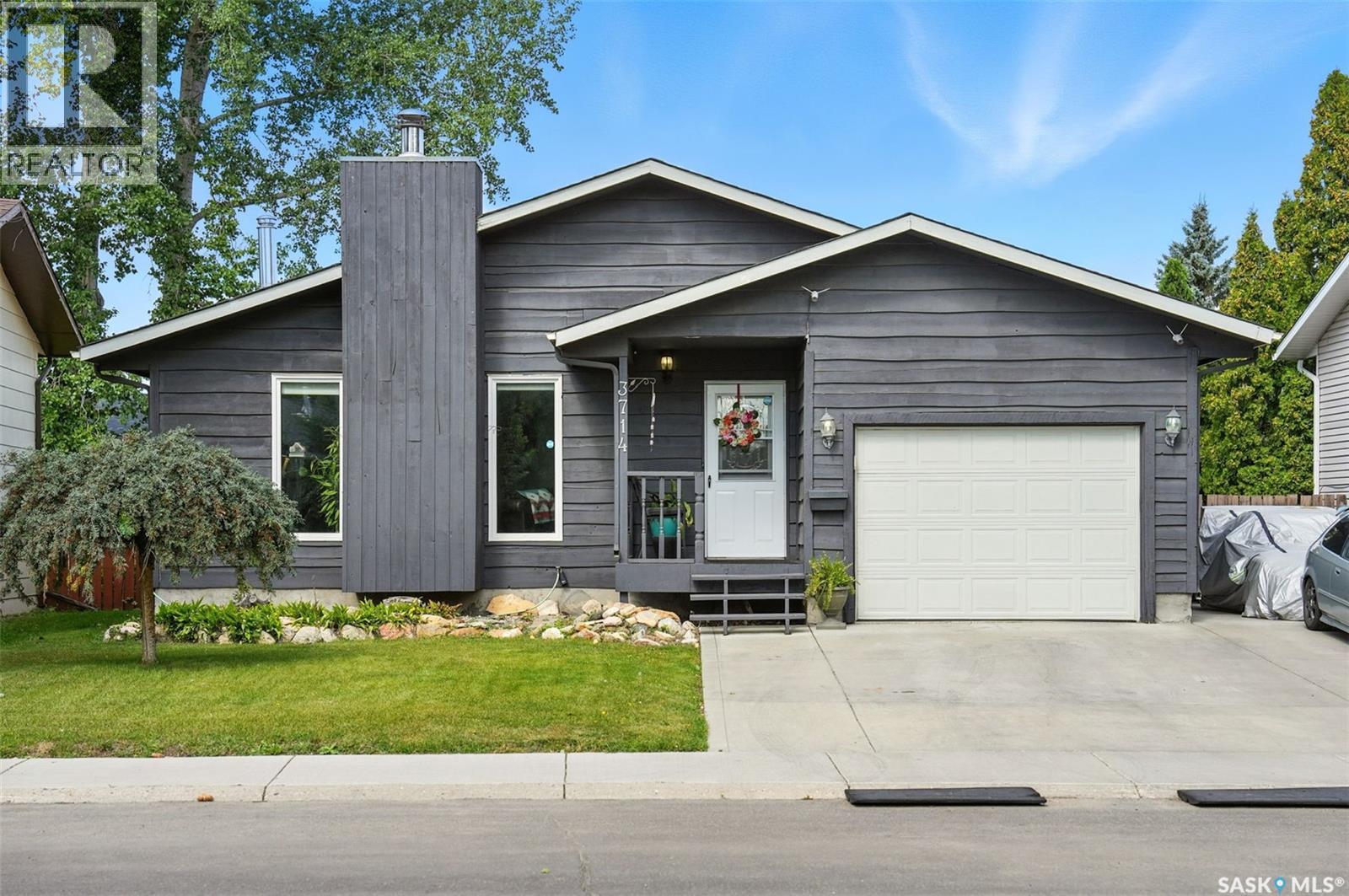 3714 Fairlight Dr, Saskatoon, SK S7M 4T5