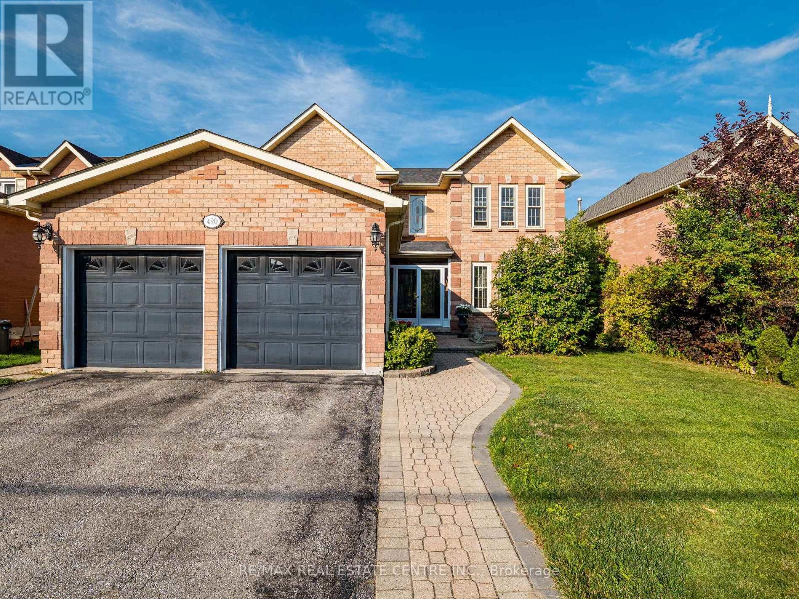 490 Old Harwood Ave, Ajax, ON L1T 3L1