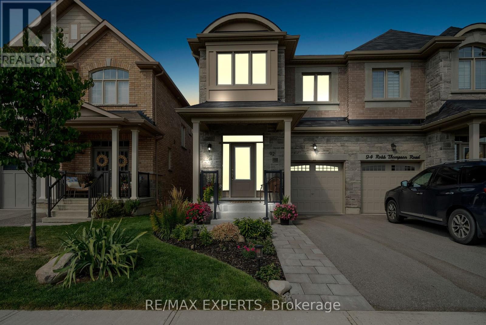 92 Robb Thomson Rd, East Gwillimbury, ON L0G 1M0