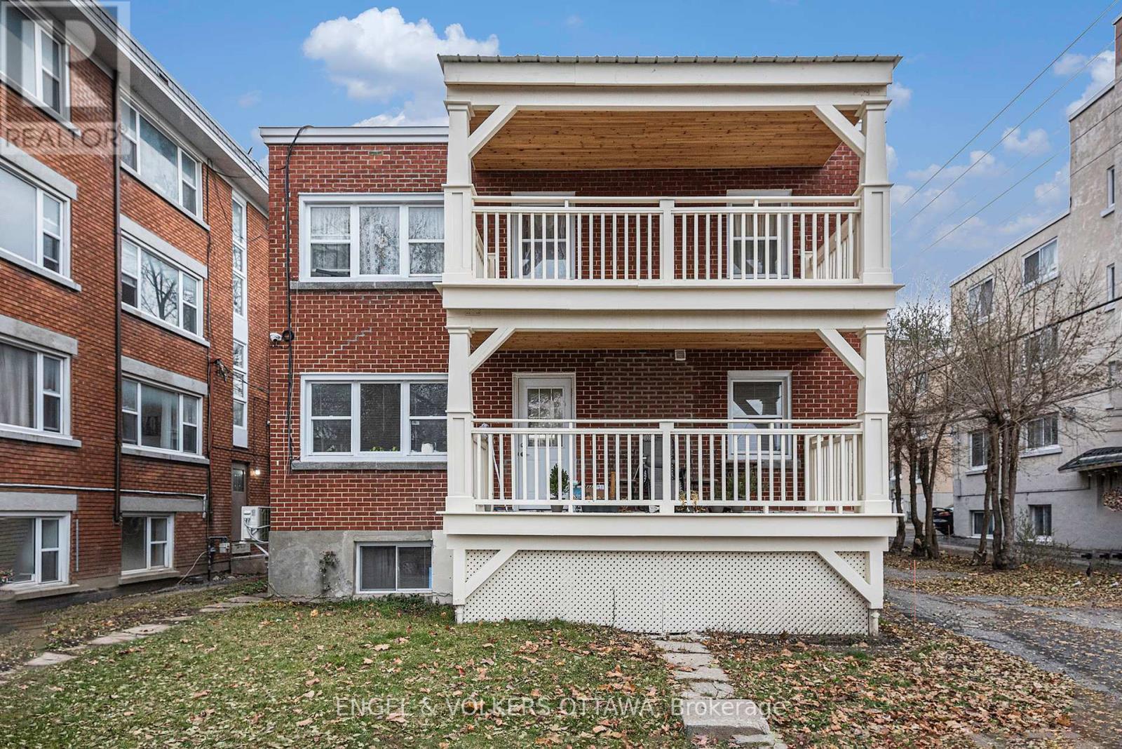 340 Lacasse Ave, Ottawa, ON K1L 7A9