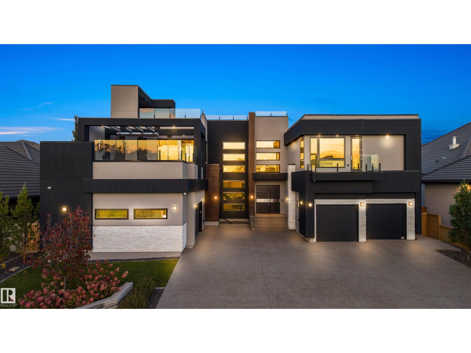 17 Windermere Dr SW, Edmonton, AB T6W 0S2