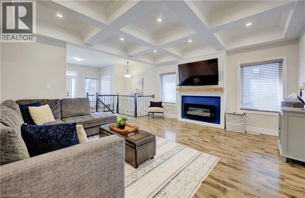 40 Fraserwood Ct, Cambridge, ON N1S 5B6