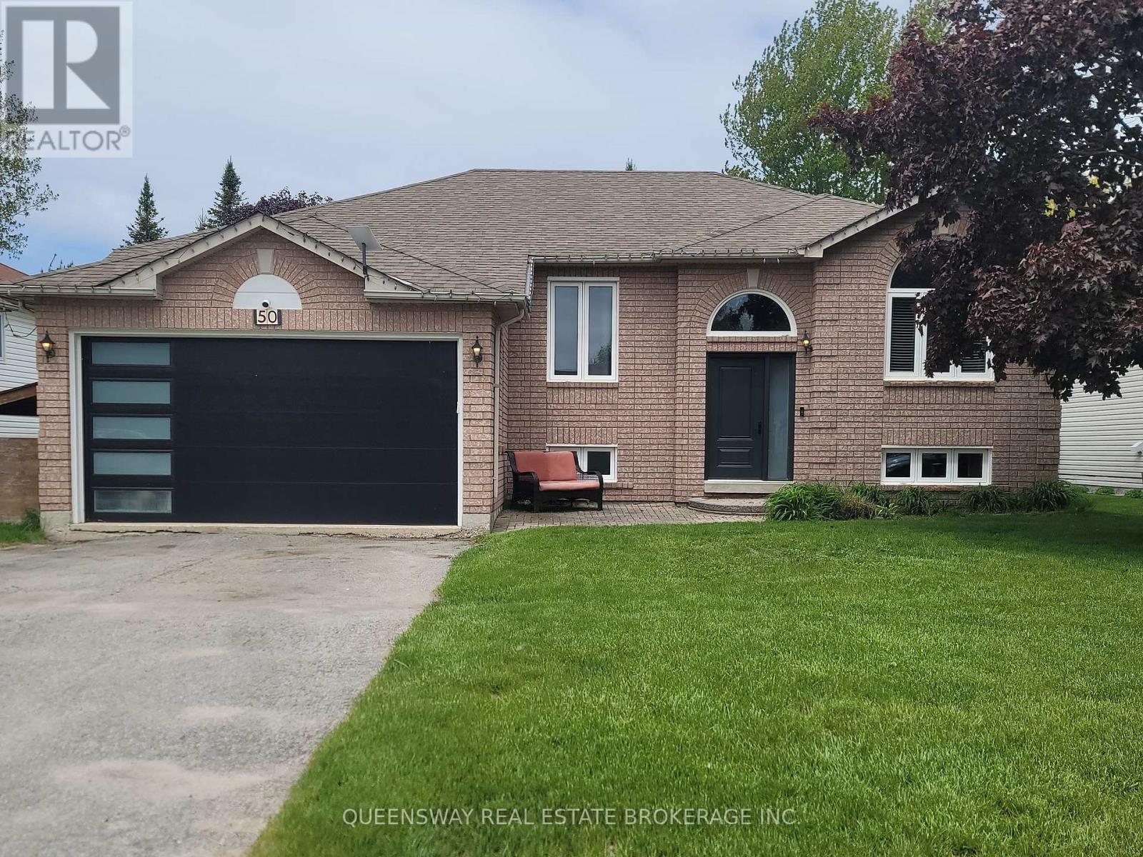 50 Acorn Cres, Wasaga Beach, ON L9Z 1L6