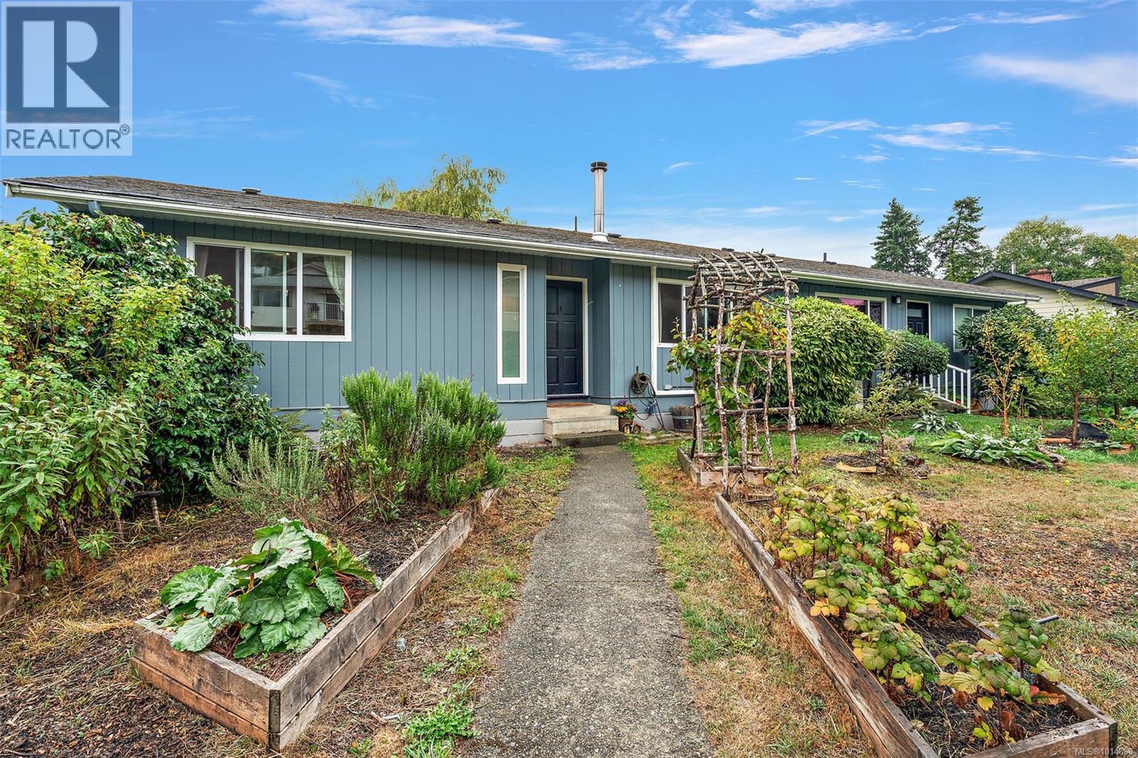 975 Taine Pl, Saanich, BC V8X 4A5