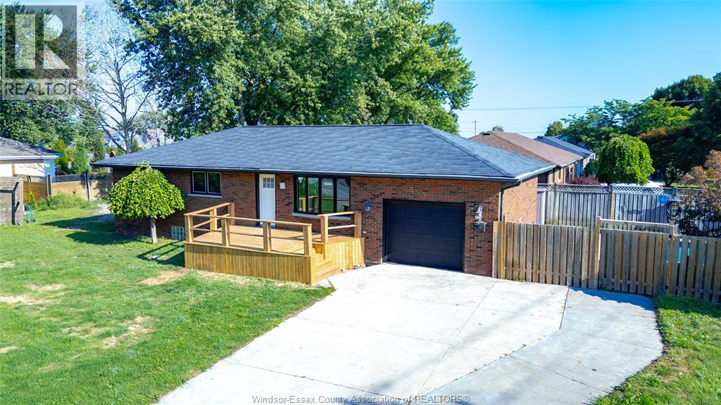 595 County Rd 2, Lakeshore, ON N0R 1A0