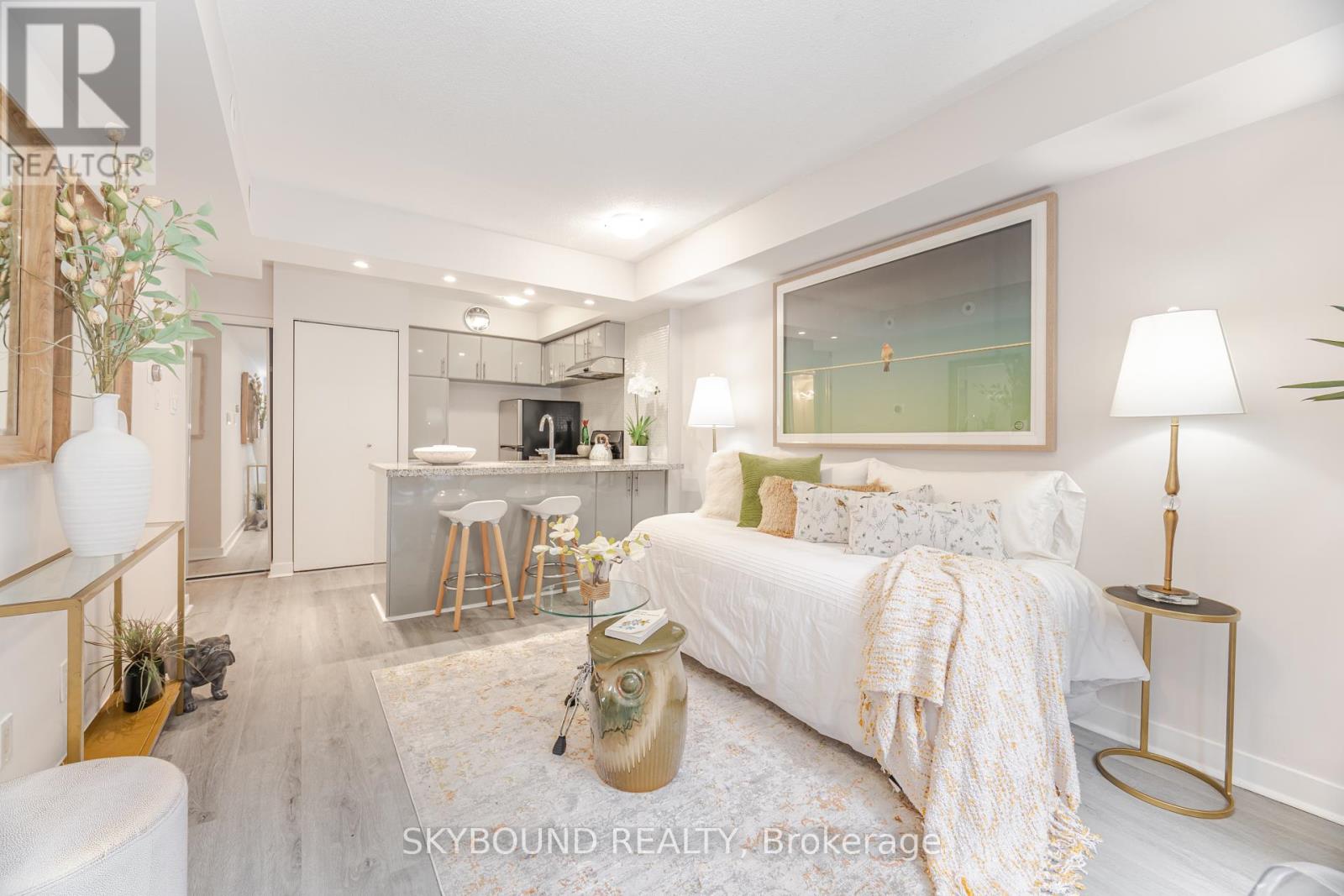 21 Pirandello St, Toronto, ON M6K 3R7
