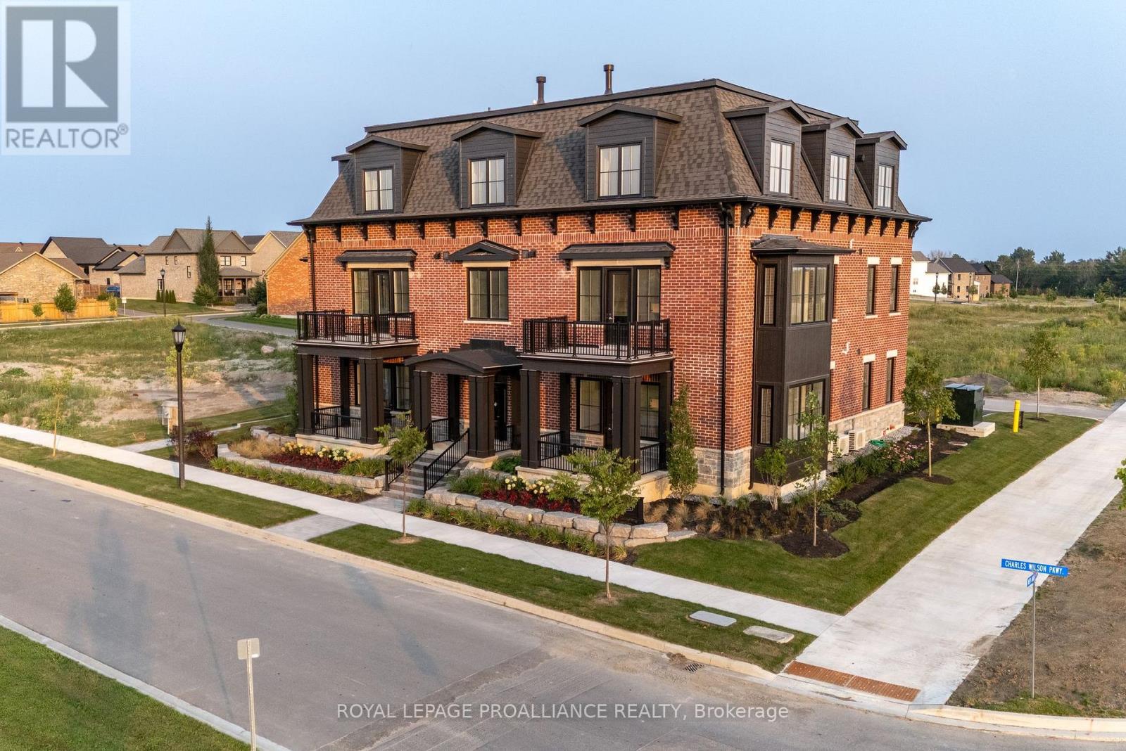 301 941 Charles Wilson Pkwy, Cobourg, ON K9A 0L2