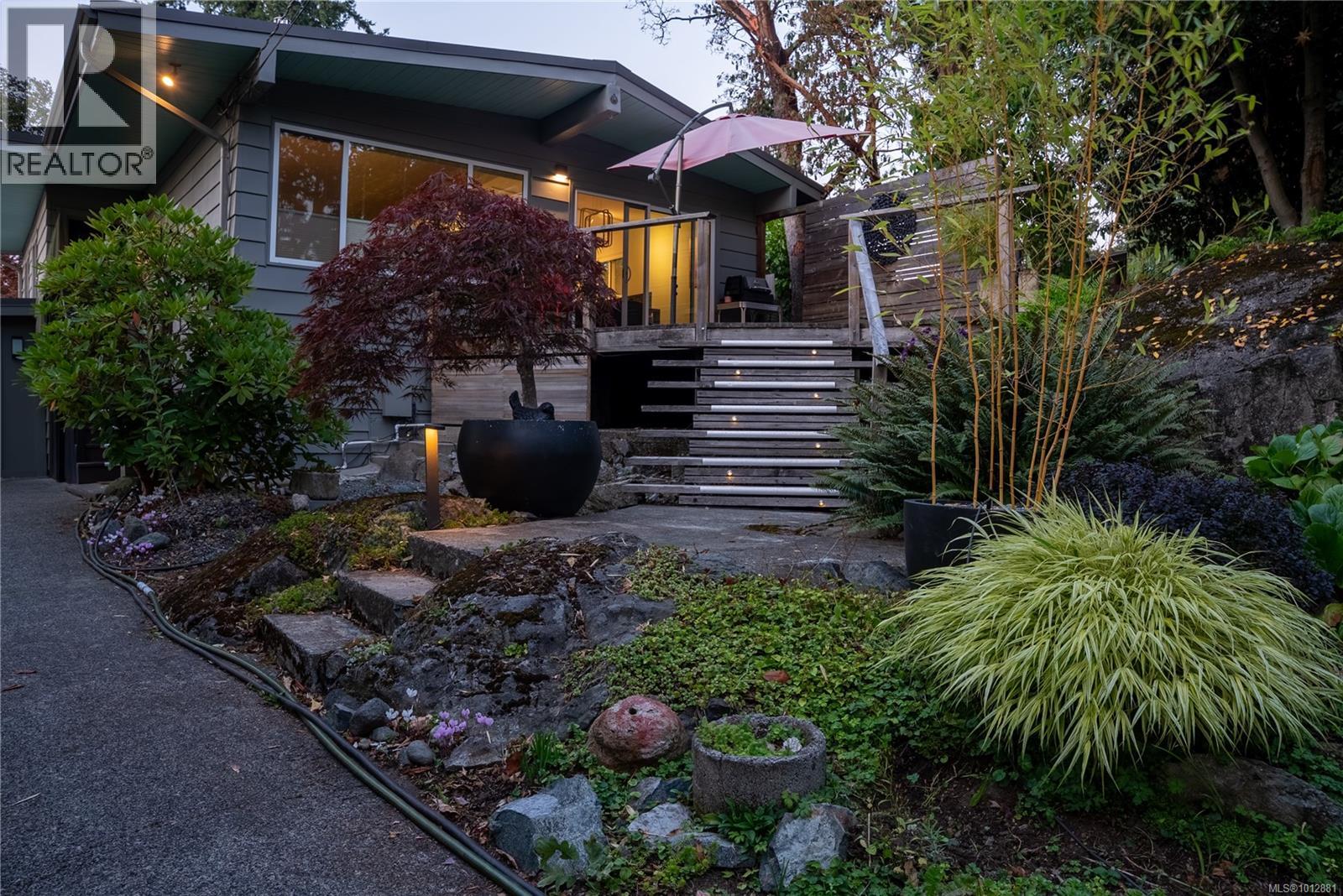 1376 Craigflower Rd, Esquimalt, BC V9A 2Y7